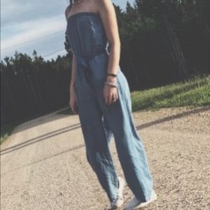 Strapless denim jumper,with belt.